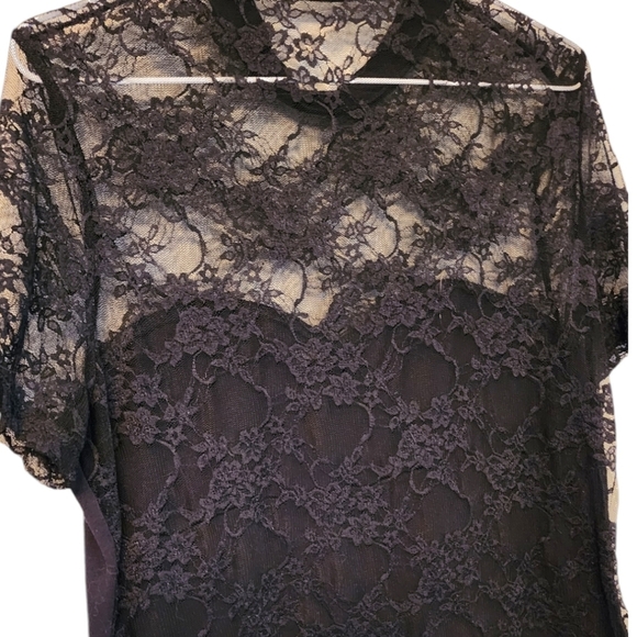 🔖Final Sale | Black Lace Top with high neck - Picture 3 of 8